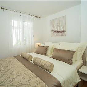 6 Bedroom Beachfront Villa with Heated Pool near Vela Luka on Korcula Island, Sleep 12